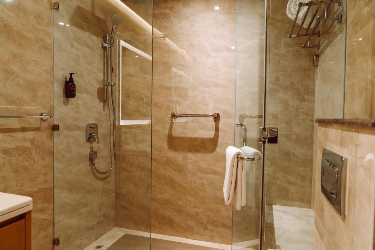 He Hotel Apartments Дубай Екстериор снимка